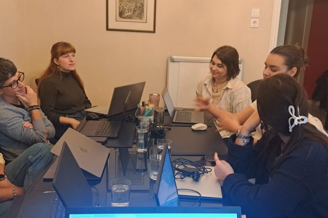 1e205b2b-0398-4b37-85a4-572b4ecfdca6